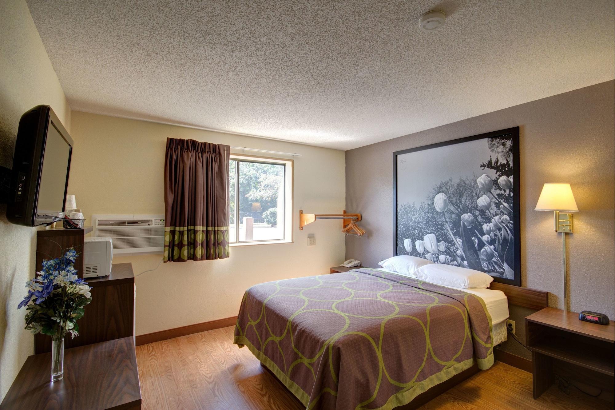 Super 8 By Wyndham Motel 2*