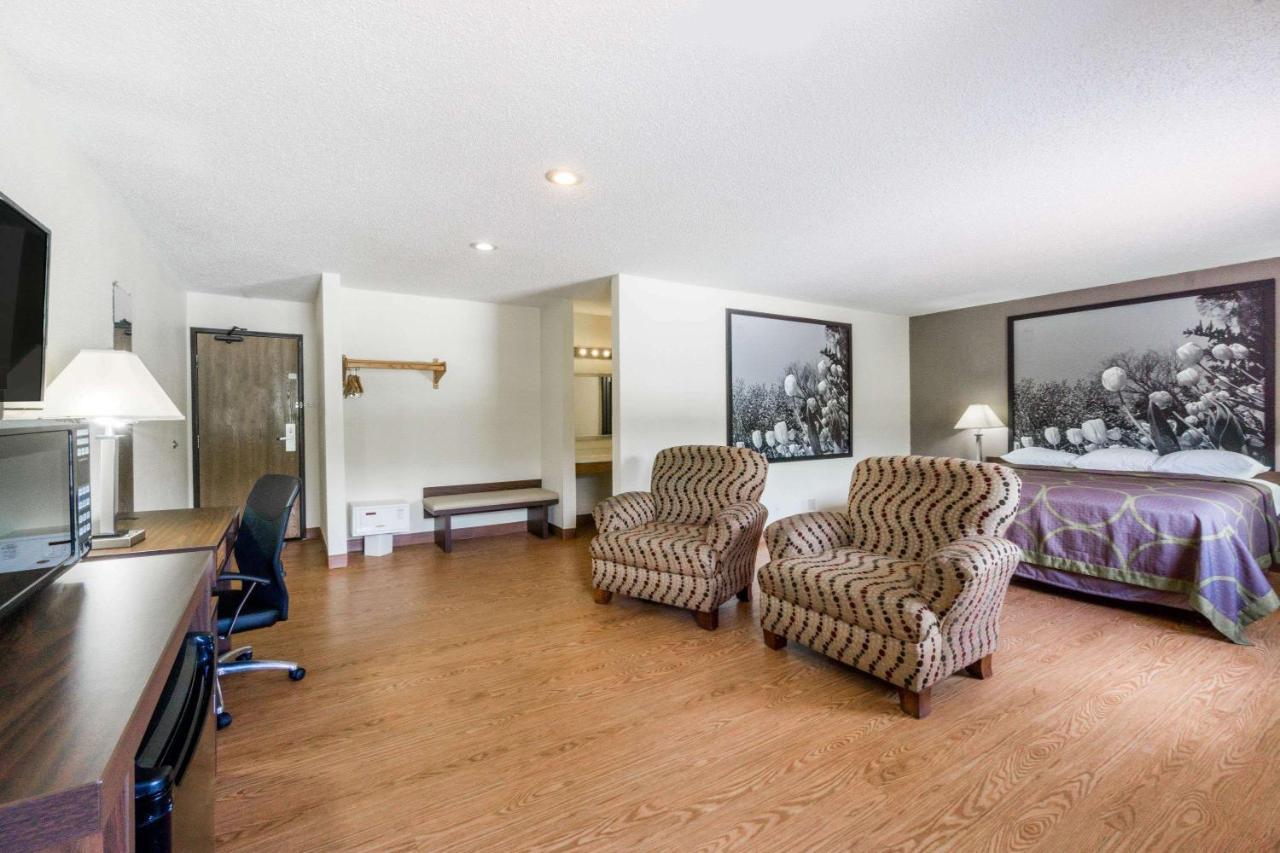 Super 8 By Wyndham Motel 2*