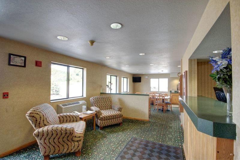 Super 8 By Wyndham Motel 2*